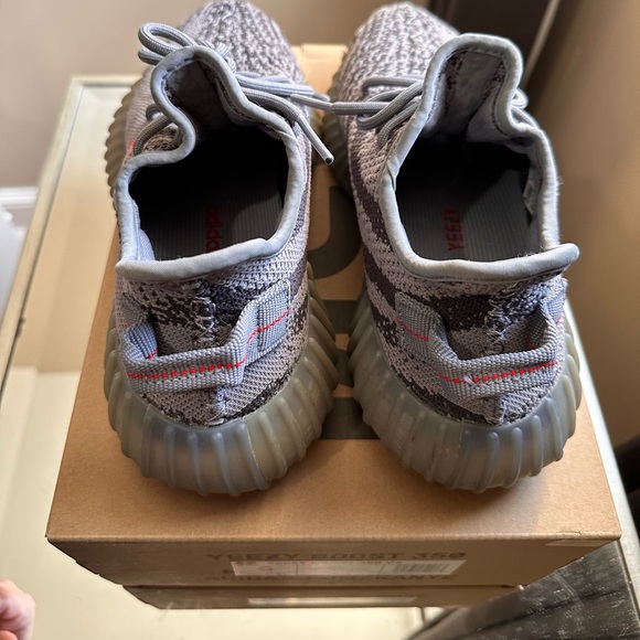 YEEZY BOOST 350 V2 SIZE 6 - Picture 2 of 9